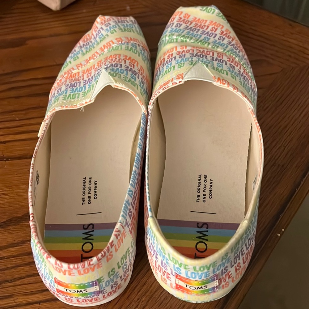Unisex Pride TOMS Rainbow M10.5/W12